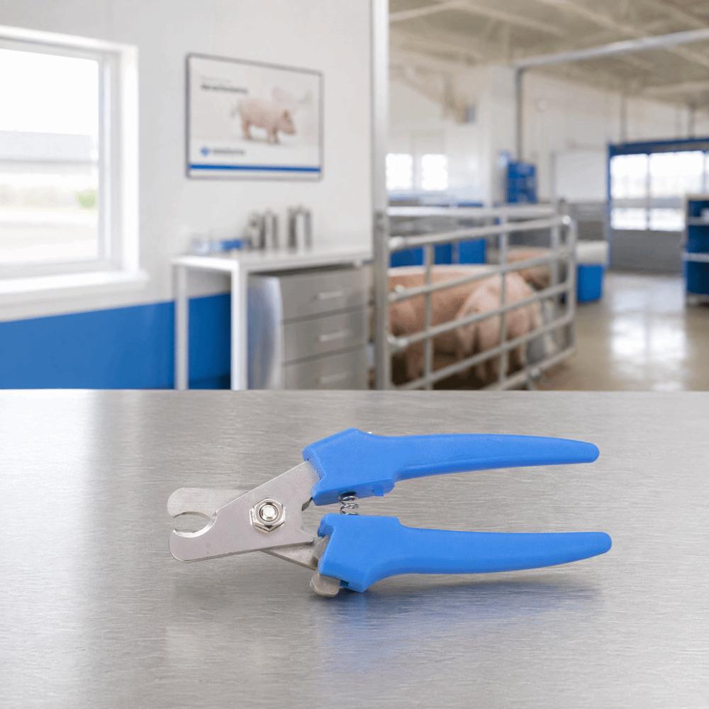 Premium Metal Tail Clamp High Quality Livestock Equipment Tail Cutting Pliers  Pig Farming