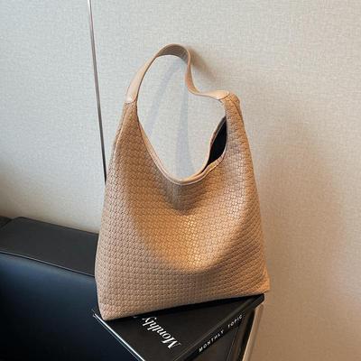 2024 Retro Braided Commuter Tote - Women's Large Capacity Shoulder Bag with Niche Design