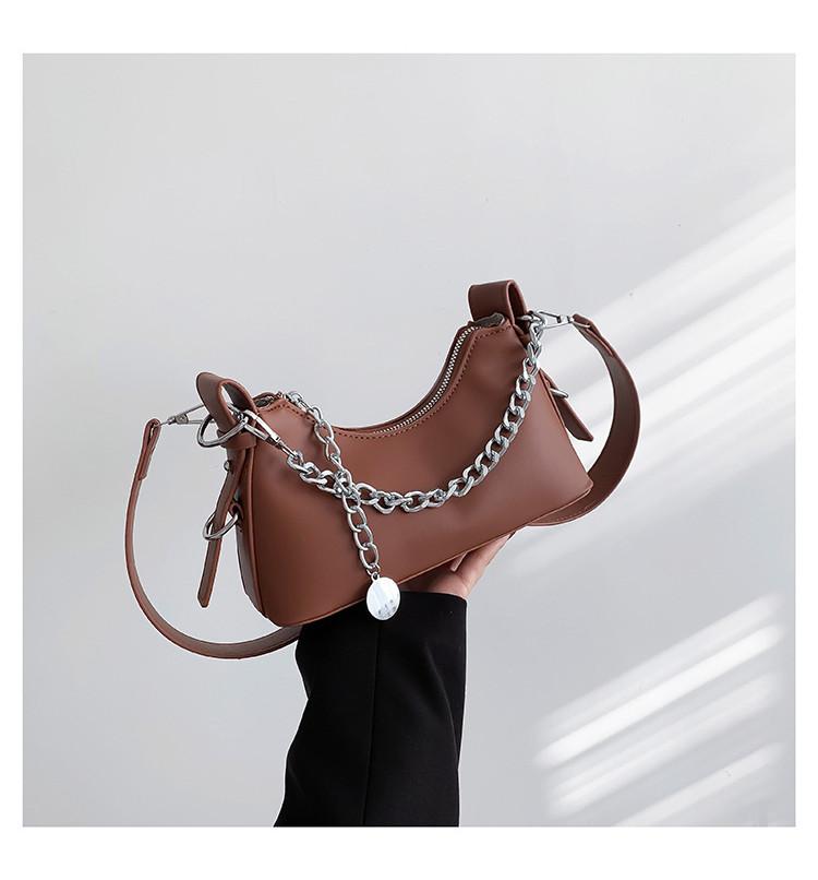 

Trendy Winter Chain Crossbody Bag For Women Elegant Pu Material Versatile Design коричневий