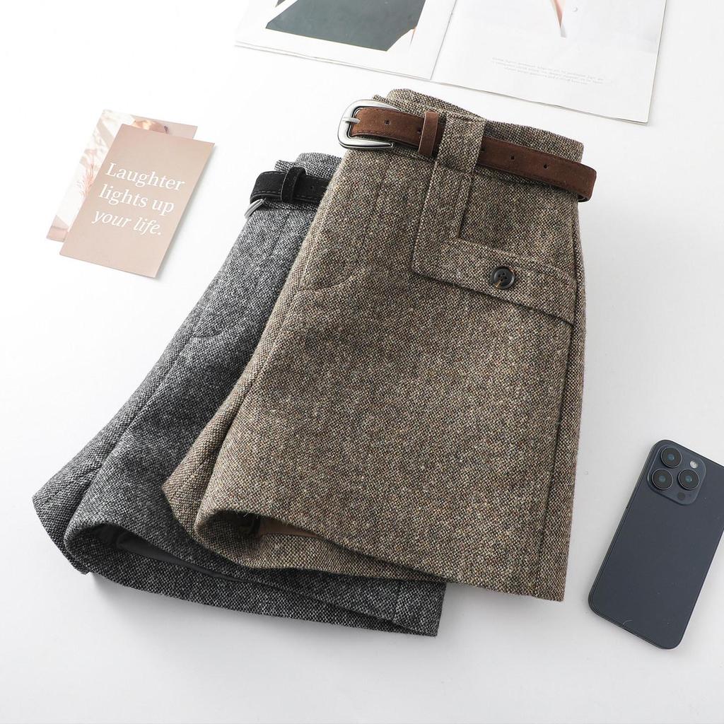 Petite Women's Grey Wool Blend High-Waisted Bootcut Wide-Leg A-Line Shorts - Autumn/Winter 2025 Collection
