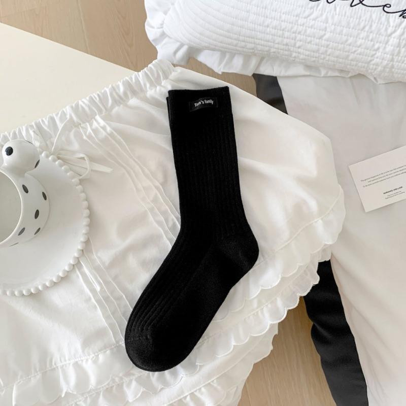 

Женские весенне-осенние трендовые универсальные цветные носки-гольфы без косточек с махровой подкладкой и тканевой этикеткой с надписью 1 pair чёрный