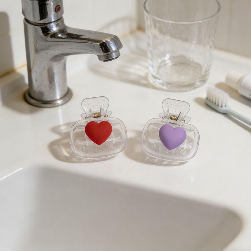 2Pcs Heart Toothbrush Clip Portable Travel Dustproof Toothbrush Head Cover Storage Box Toothbrush Protective Cap