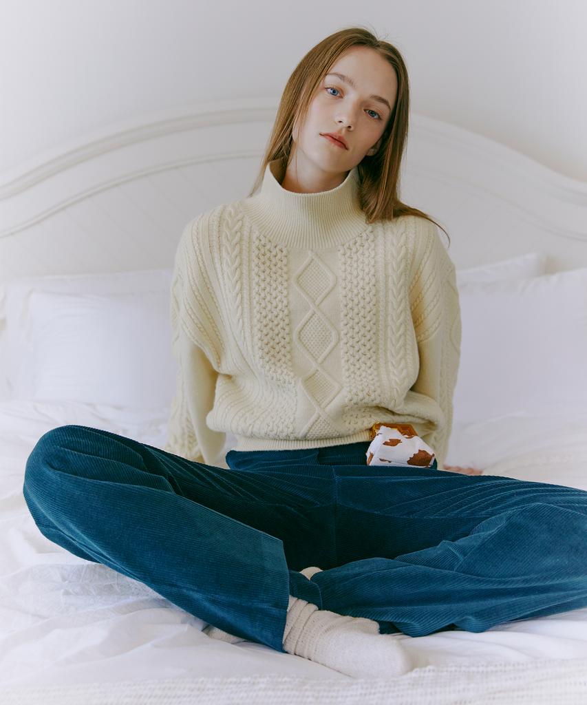 ETMON Turtle-Neck Cable Knit Top Butter