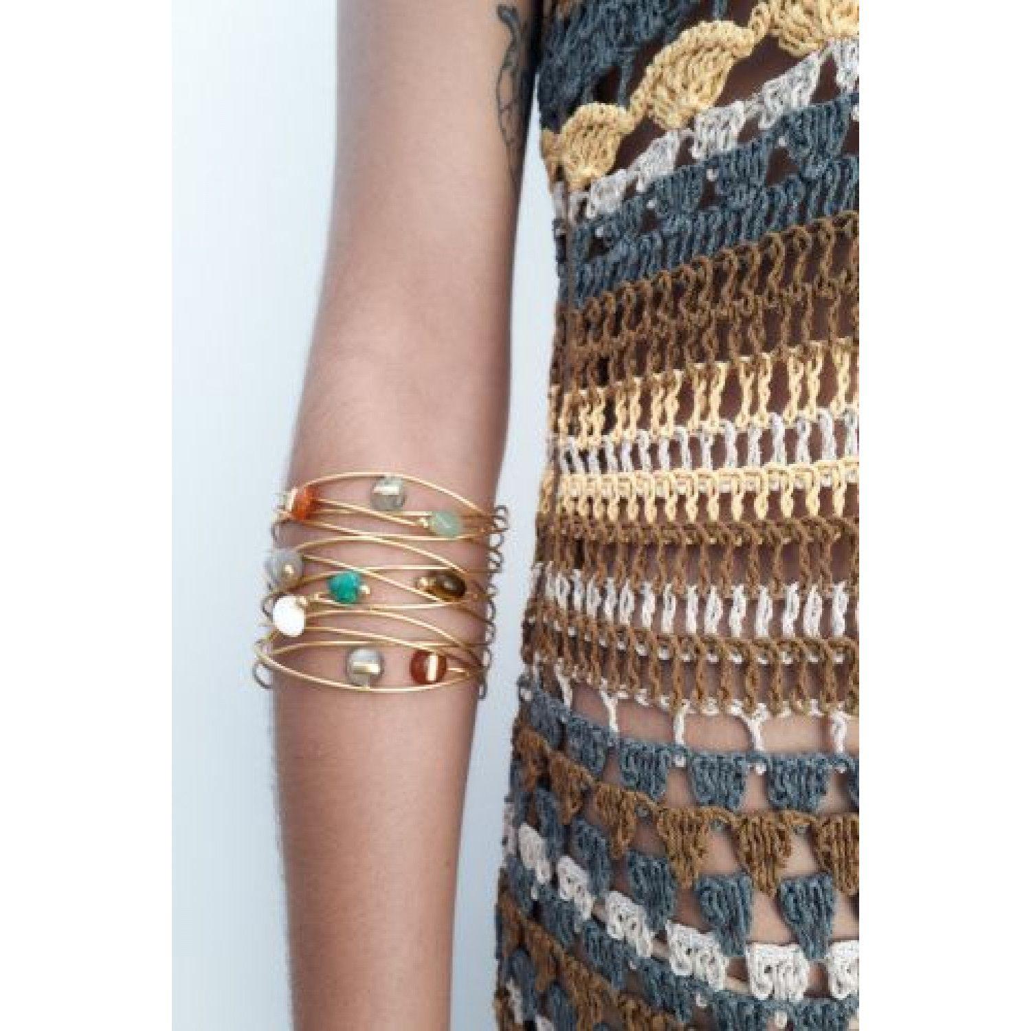 

STONE BEAD BRACELET
