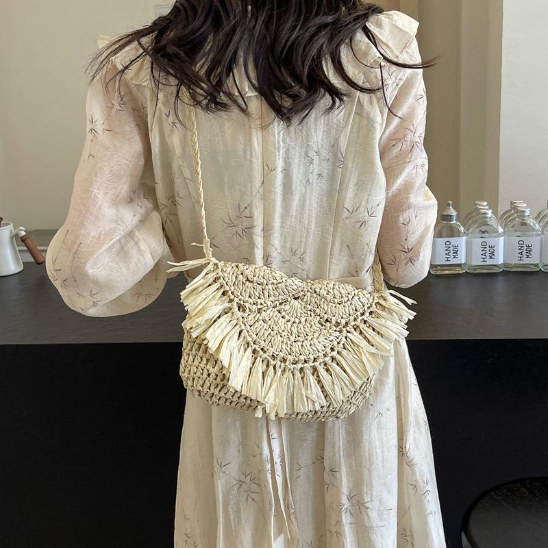 Nischen-Strohwebtasche Damen große Kapazität ausländischer Stil Schulter Umhängetasche Frühling kleine Tasche Damen Nischendesign kleine quadratische Tasche