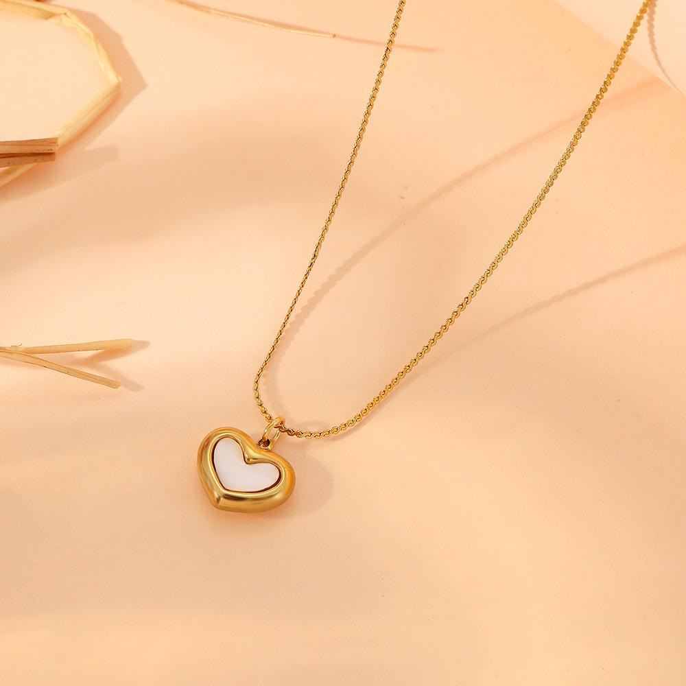 Stainless Steel Heart-Shaped Shell Necklace Jewelry Set for Women - Non-Fading, Trendy Titanium Love Design