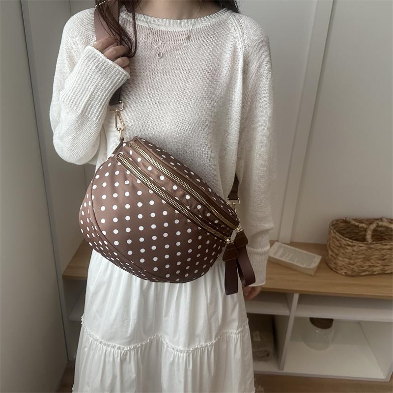 

Nylon Polka Point Tote Bags Large Capacity Sports Shell Bag Casual Y2K Shoulder Bag for Shopping And Outdoor Family Outings жёлтый