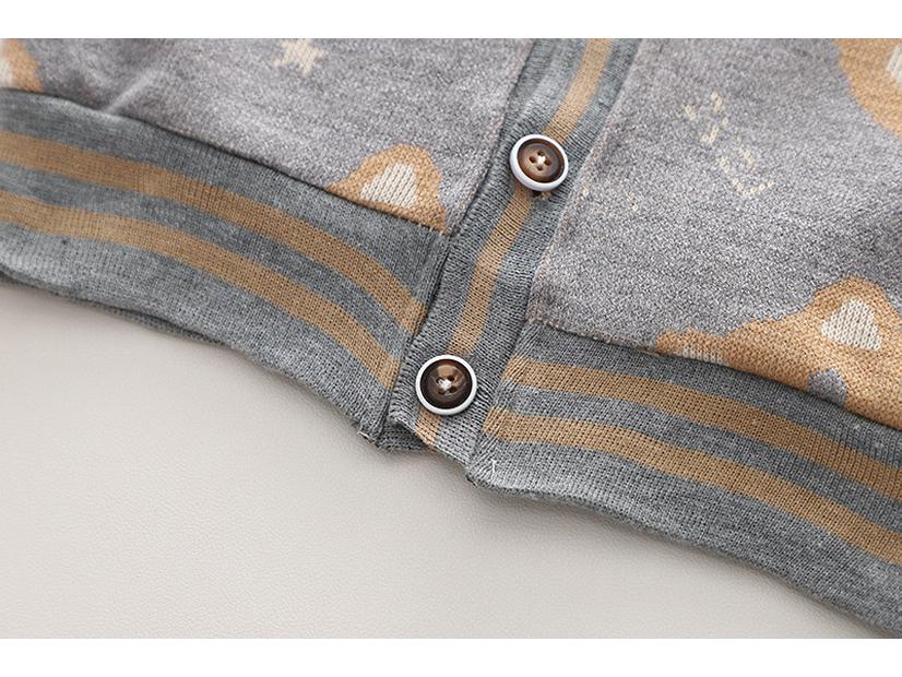 Boys' 2023 Korean-Style Spring/Autumn Casual Three-Piece Sweater Suit – Trendy and Cool.