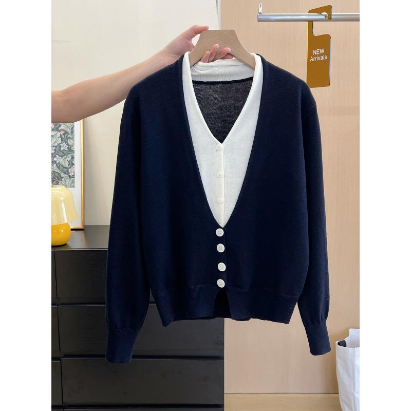 Early autumn women's fake two fashionable and comfortable contrasting color knitted cardigan tops