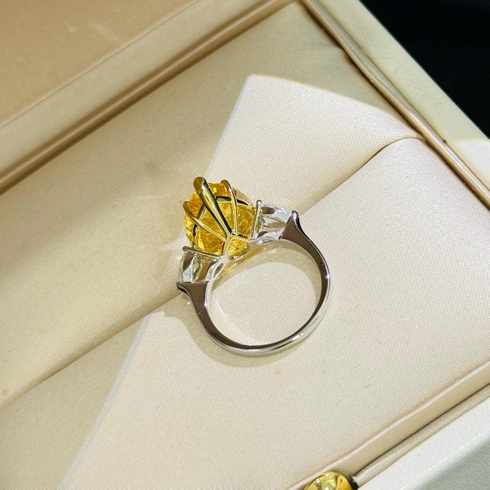 4 Carat Pear Shaped Simulated Yellow Diamond Ring in S925 Sterling Silver for Women