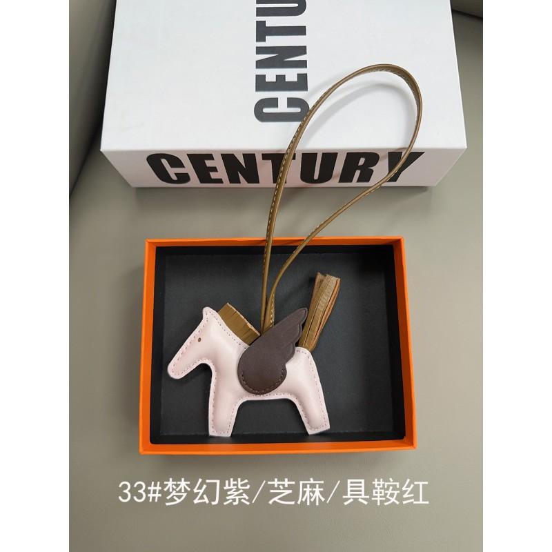 Handcrafted Leather Pegasus Charm Keychain Hand-Stitched Mini Horse Pendant With Tassel Bag Car Decor