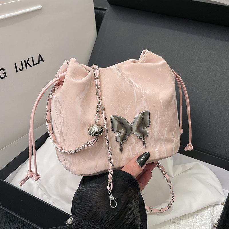 2025 New Spring Popular Chain Small Bag Women's Niche Design Butterfly Messenger Bag Casual Shoulder Bucket Bag