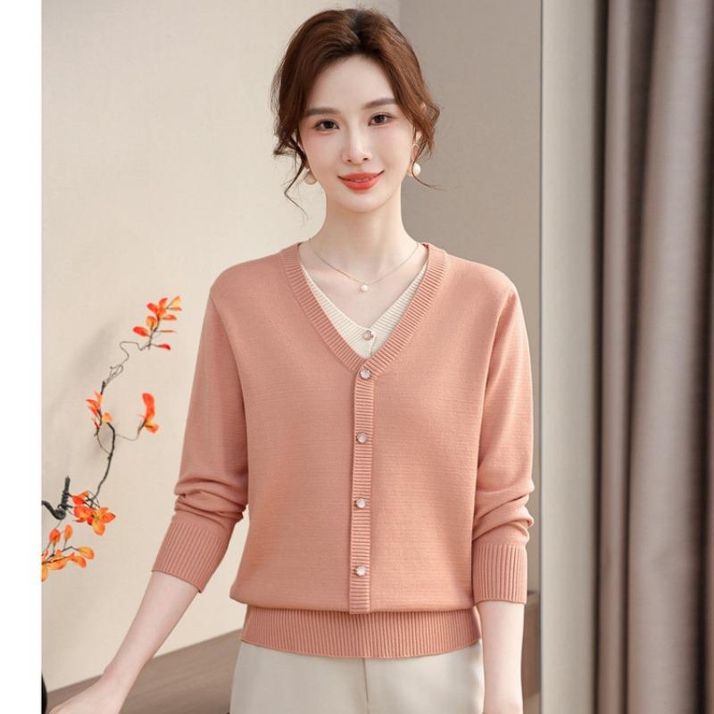 New Spring and Autumn Thin Sweater Bottoming Shirt, Mid-mother Spring Vacation Two-piece Knitted Long-sleeved Shirt