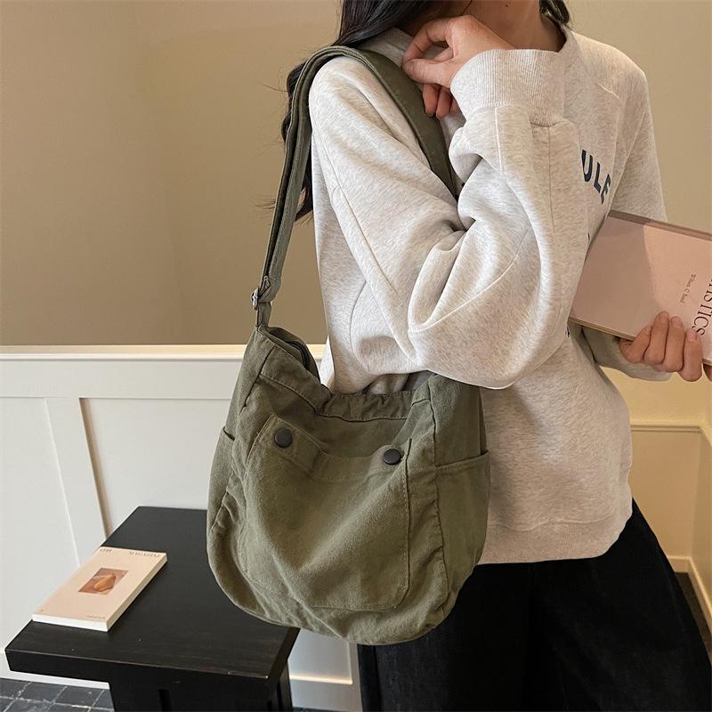 Japanese Retro Canvas Bag: Unisex Large Capacity Crossbody Messenger for Students