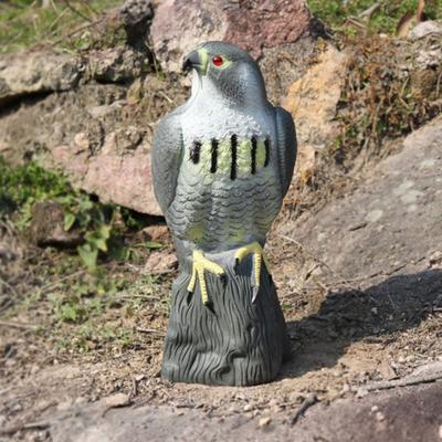 Gehörnter Adler Lockvogel Vogelscheuche Adlerfigur Gartenbeschützer Natürlicher Feind Schädling