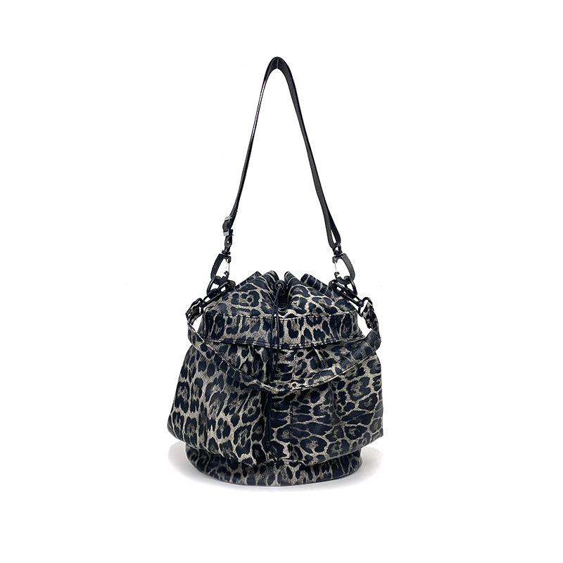 Bolsa mensageiro de ombro da moda 2025 inverno nova versátil ins estampa de leopardo bolsa balde de gás estrangeiro