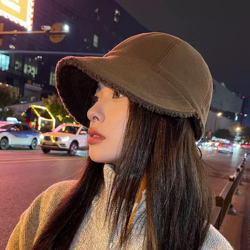 Autumn and Winter Korean Style Warm Peaked Cap for Women Cold Proof Thickened with Velvet  Slimming  Double Sided Equestrian Hat