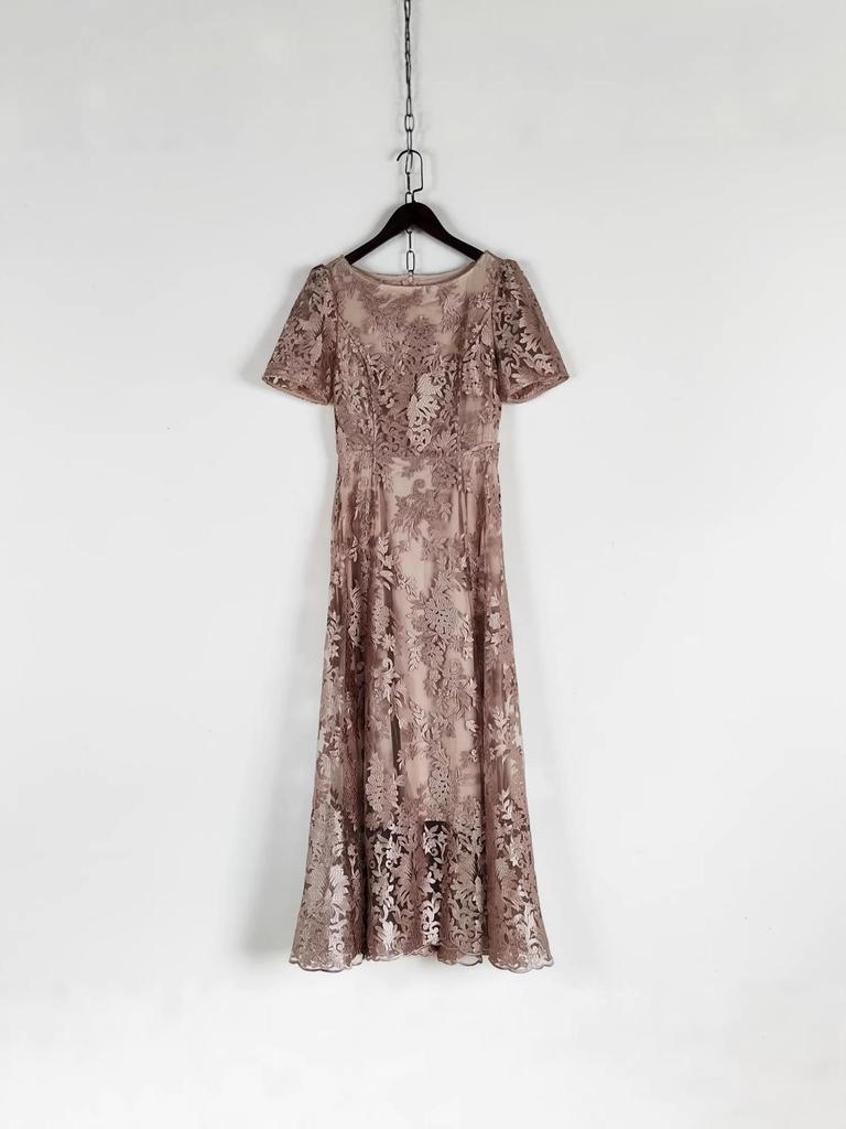 Elegant Red Lace Banquet Dress for Mother of the Bride - Spring 2026 Collection