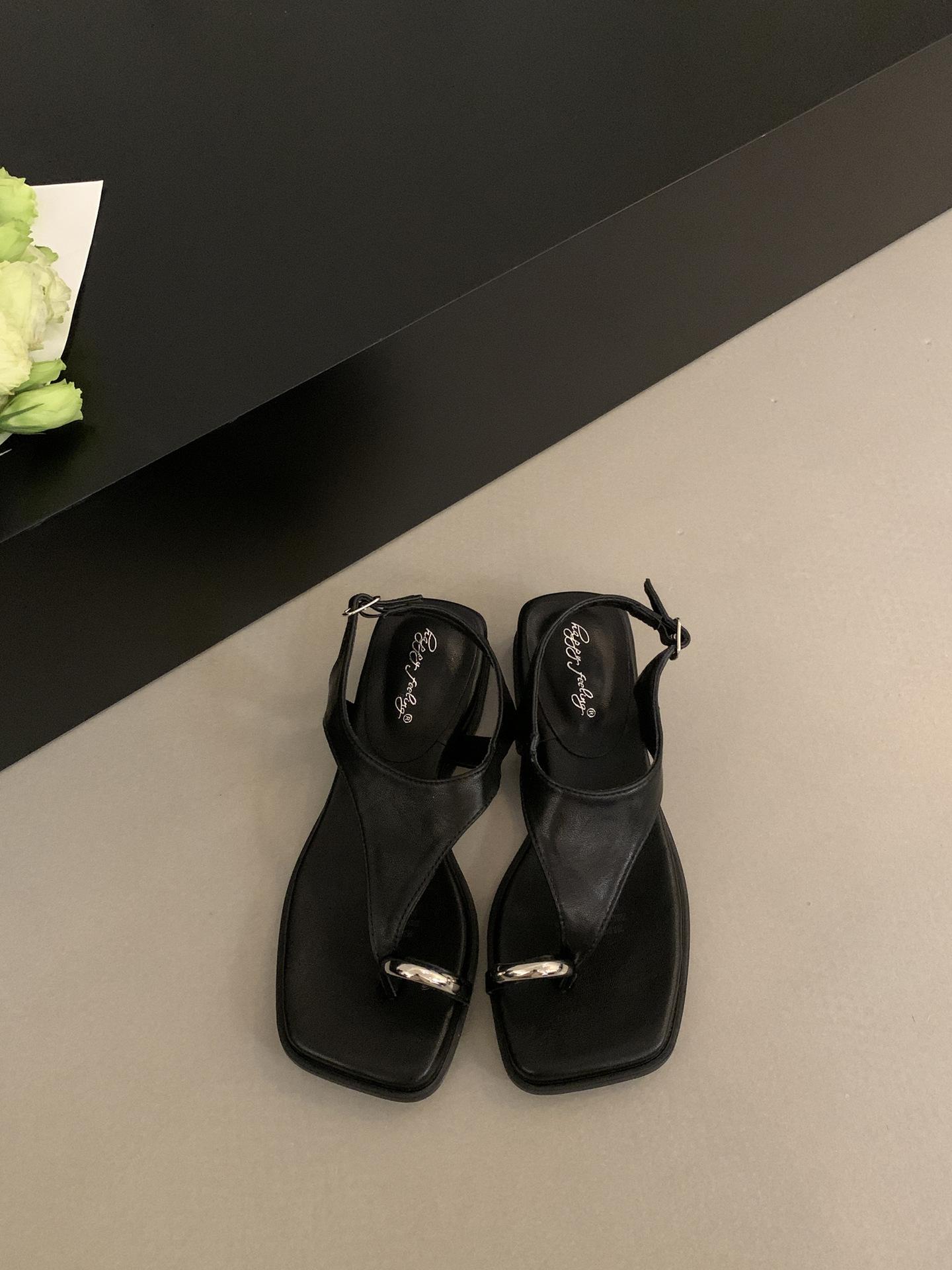 

French retro one-word buckle with wedge heel cover toe sandals women s 2025 summer new with skirt toe Roman sandals 35 чёрный