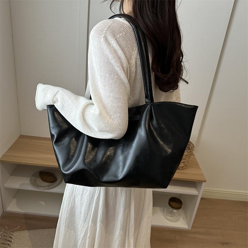 Yogodlns Large Capacity Tote Bag Women's Commuter Shoulder Bag Stylish Versatile Trendy Soft PU Leather Handbag and Purse