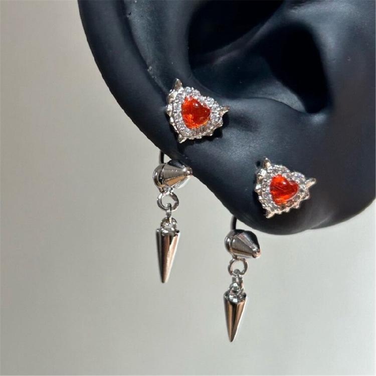 Delicate Heart Wing Ear Bone Nail Glittering Handmade Cartilage Studs Earrings With Rhinestones Jewelry For Women