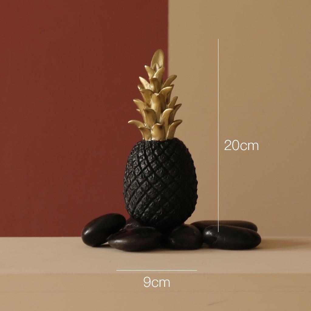Nordic Gold Pineapple Sculpture - Instagrammable Decor for Coffee Table, Creative Photography Prop & Living Room Ornament