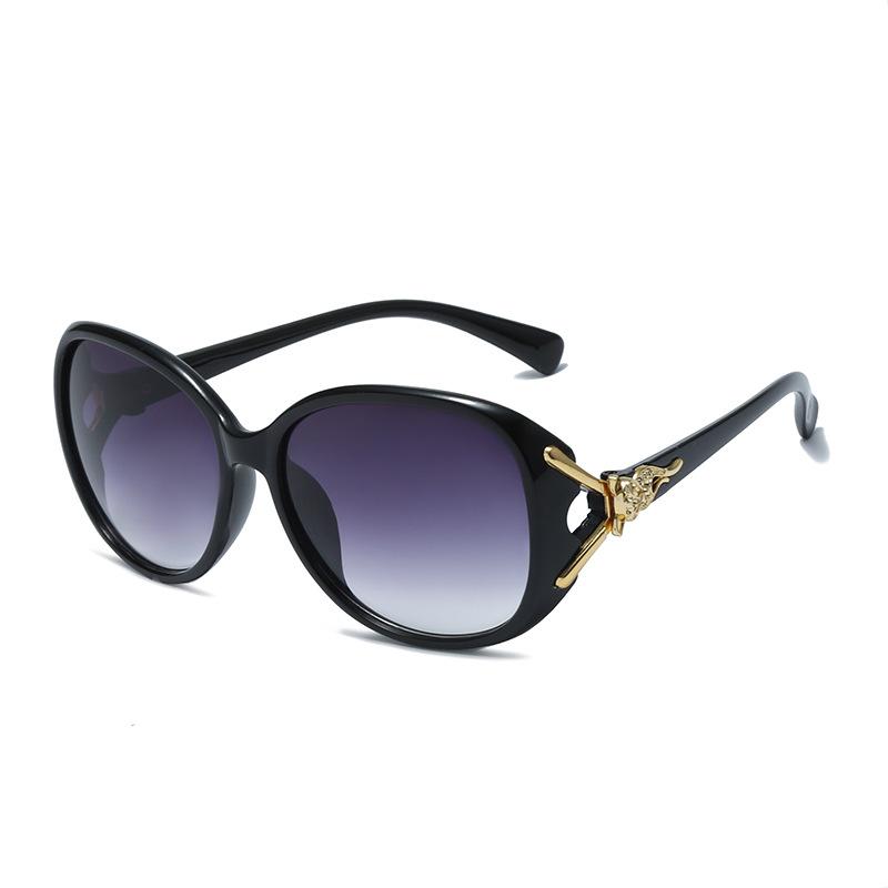 Mote Gradient Solbriller Klassikere Kvinner Elegant revehode buede solbriller Retro solskjerm, ikke-polariserte briller