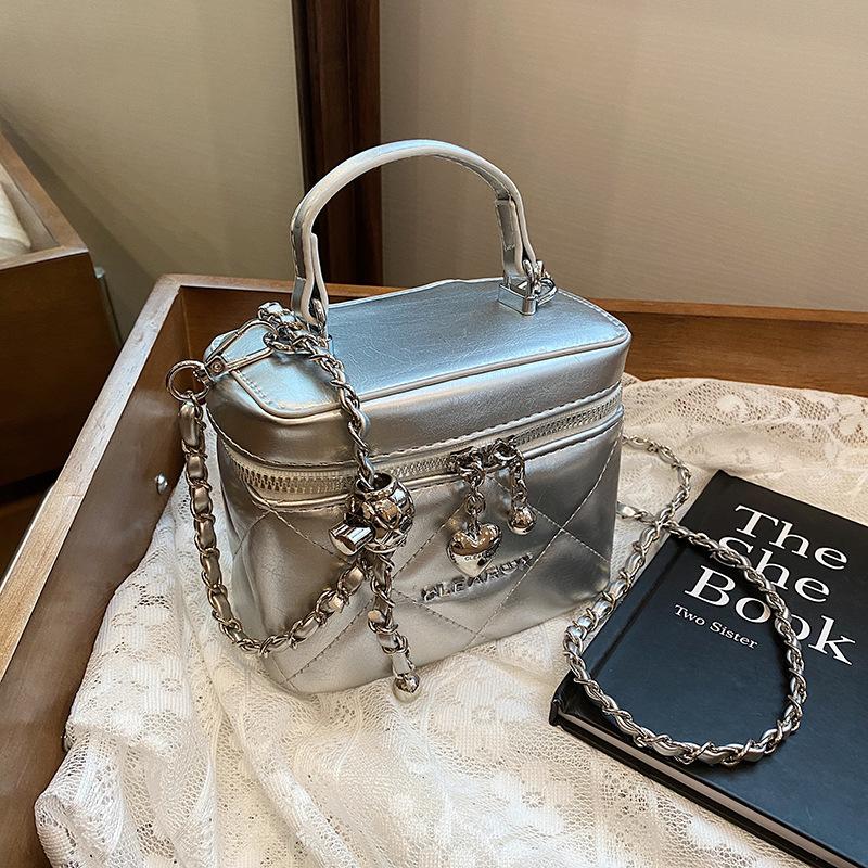 

Премиальная портативная сумка-бокс 2025 лето новая универсальная сумка на цепочке с ромбами, на плечо, кроссбоди серебряный