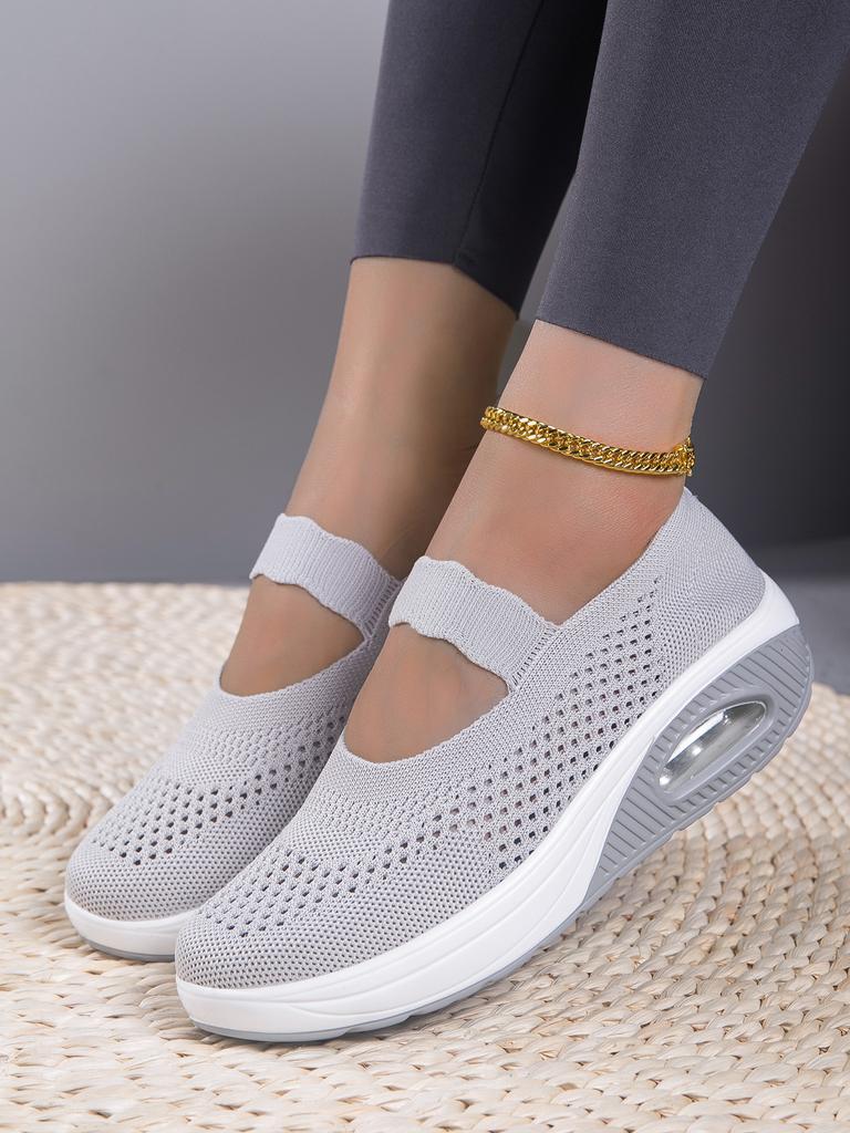 Large Size Fly-woven Women's Shoes Breathable Mesh Lazy Shoes Lightweight Air Cushion Mother Casual Sports Mesh Shoes