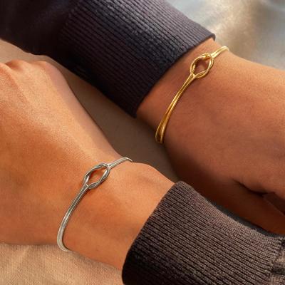 2 Pièces Bracelet de Couple Mode Acier Inoxydable pour Femmes Hommes Nœud Simple Chaîne Serpent Bracelets Réglables Bijoux Unisexe Cadeaux