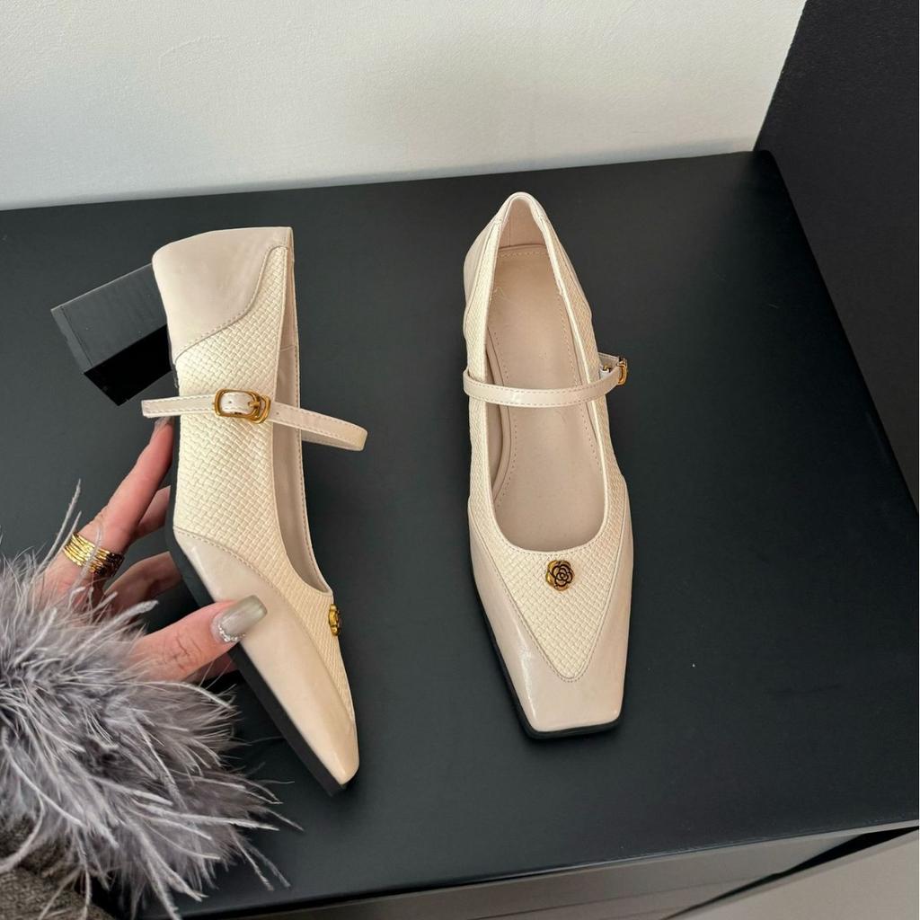 Camellia retro single shoes women's thick heels are not tired of feet Korean version niche high heels woven high-end shoes women's versatile