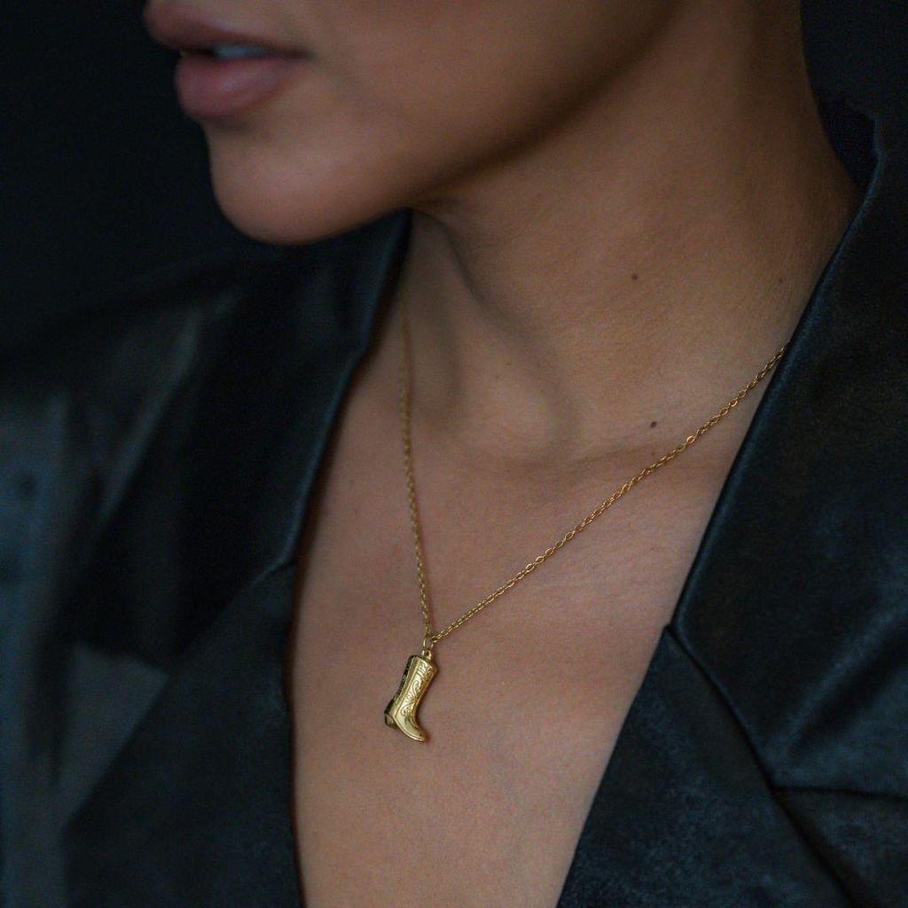 European and American Style Stainless Steel Cowboy Boot Pendant Necklace, Retro Design with 18K Gold Vacuum Electroplating