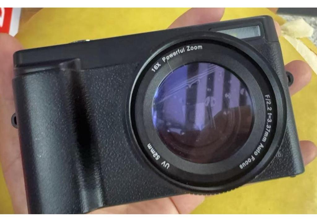 4K Ultra HD Digital Camera with 48MP & Flip Screen - Model R101