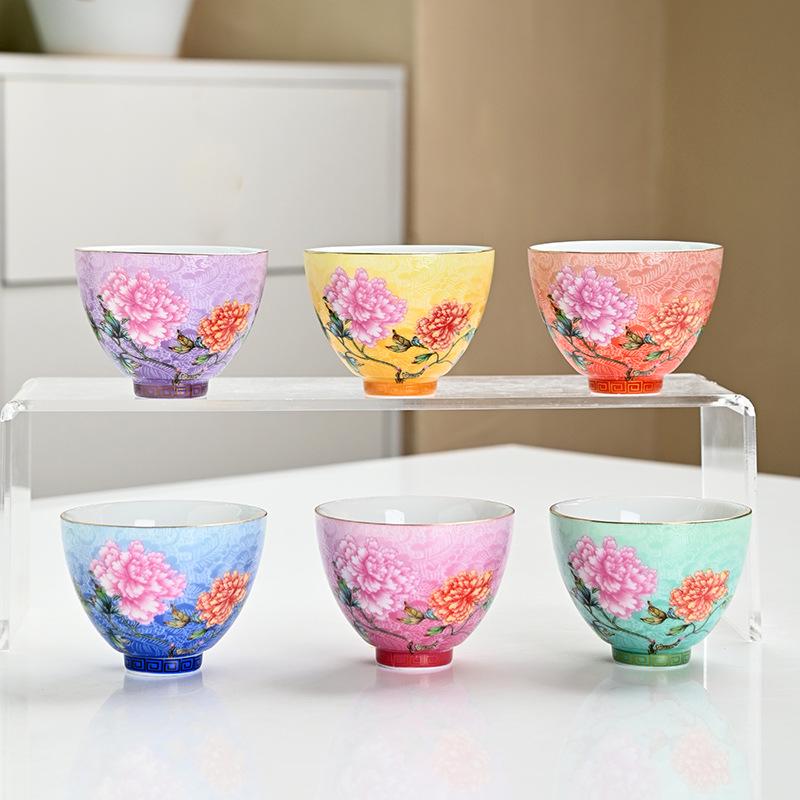 Women's High-End Enamel Color Jingdezhen Ceramic Gongfu Tea Cup in Dehua White Porcelain