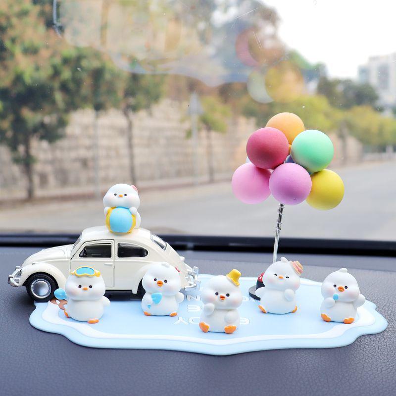 Cute Cartoon Duck Car Ornaments: Creative Interior Accessories