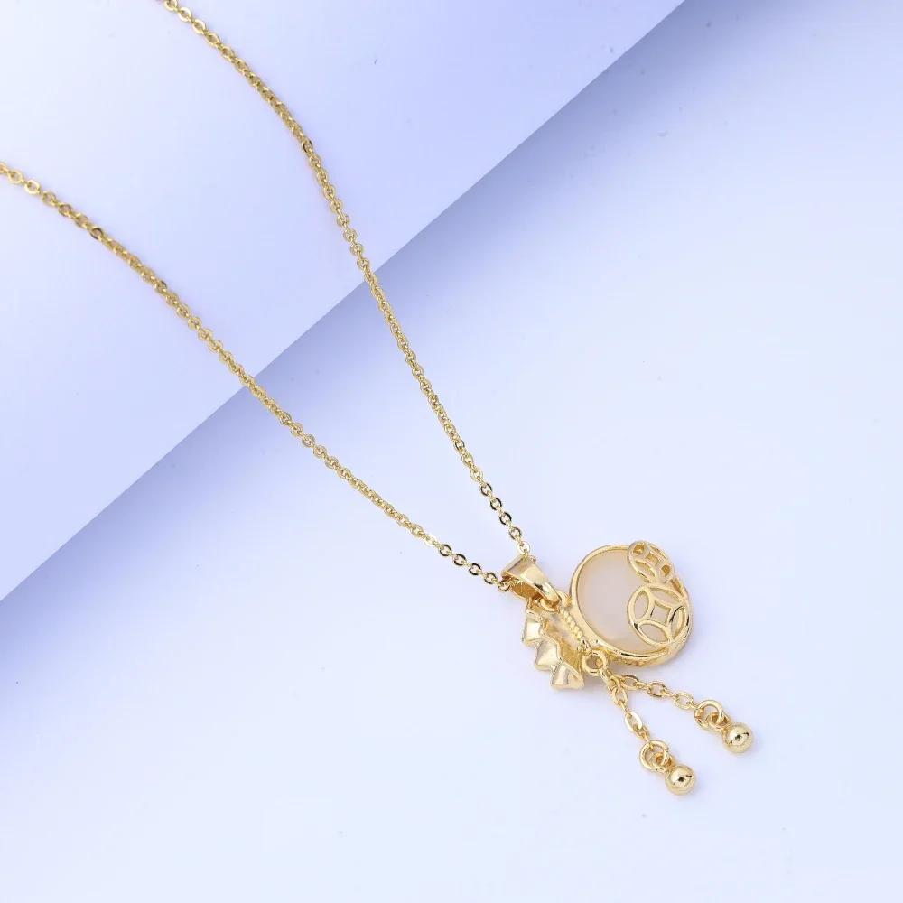 Japanese and Korean light luxury double-sided four-leaf clover titanium steel necklace, women's niche sense of luxury, versatile