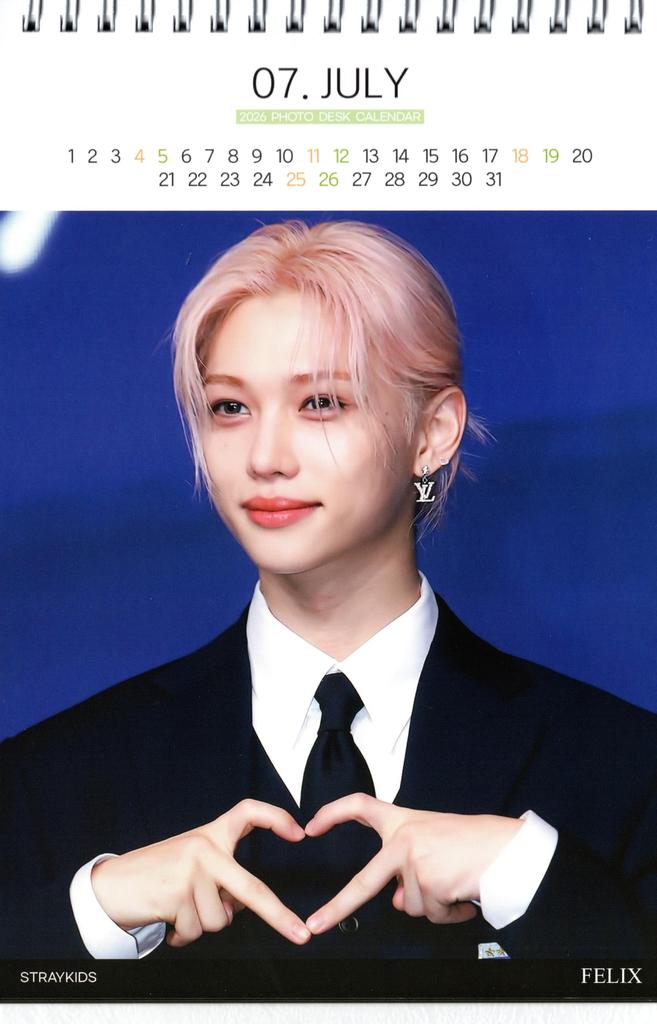 Power Select Stray Kids Felix Desktop Calendar 2026-2027 (2 Years) with Sticker Set (12-Piece Set)