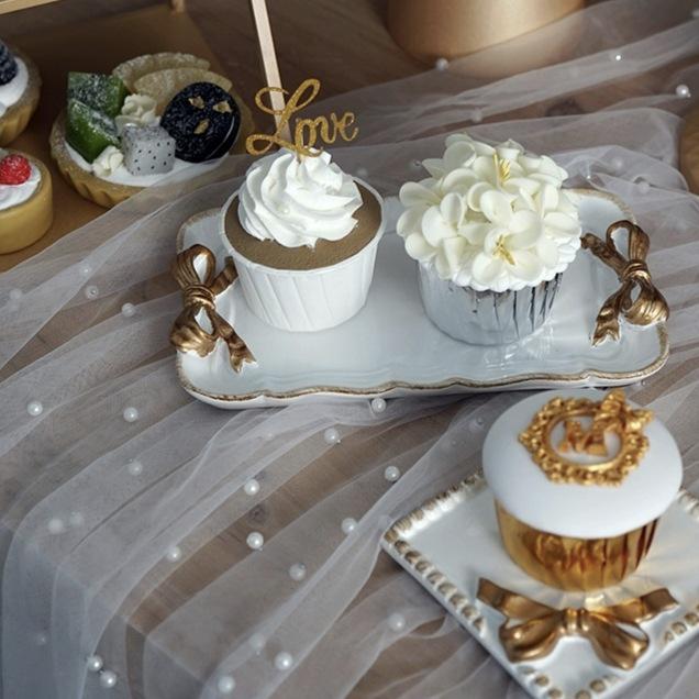 Non-slip Resin Jewelry & Cosmetic Display Tray for Bathroom