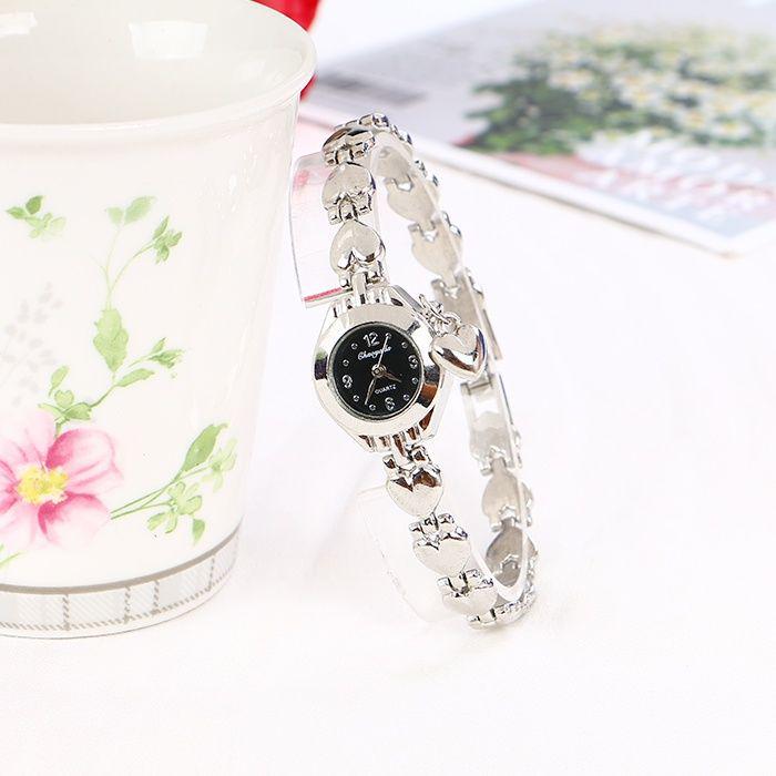 Popular Love Heart Women's Watch with Diamond-set Stainless Steel Bracelet - Fashionable Design