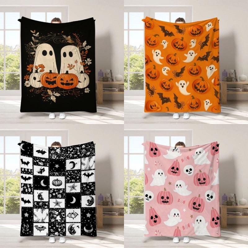 Warm Halloween Flannel Blanket - Cartoon Ghost & Pumpkin Design