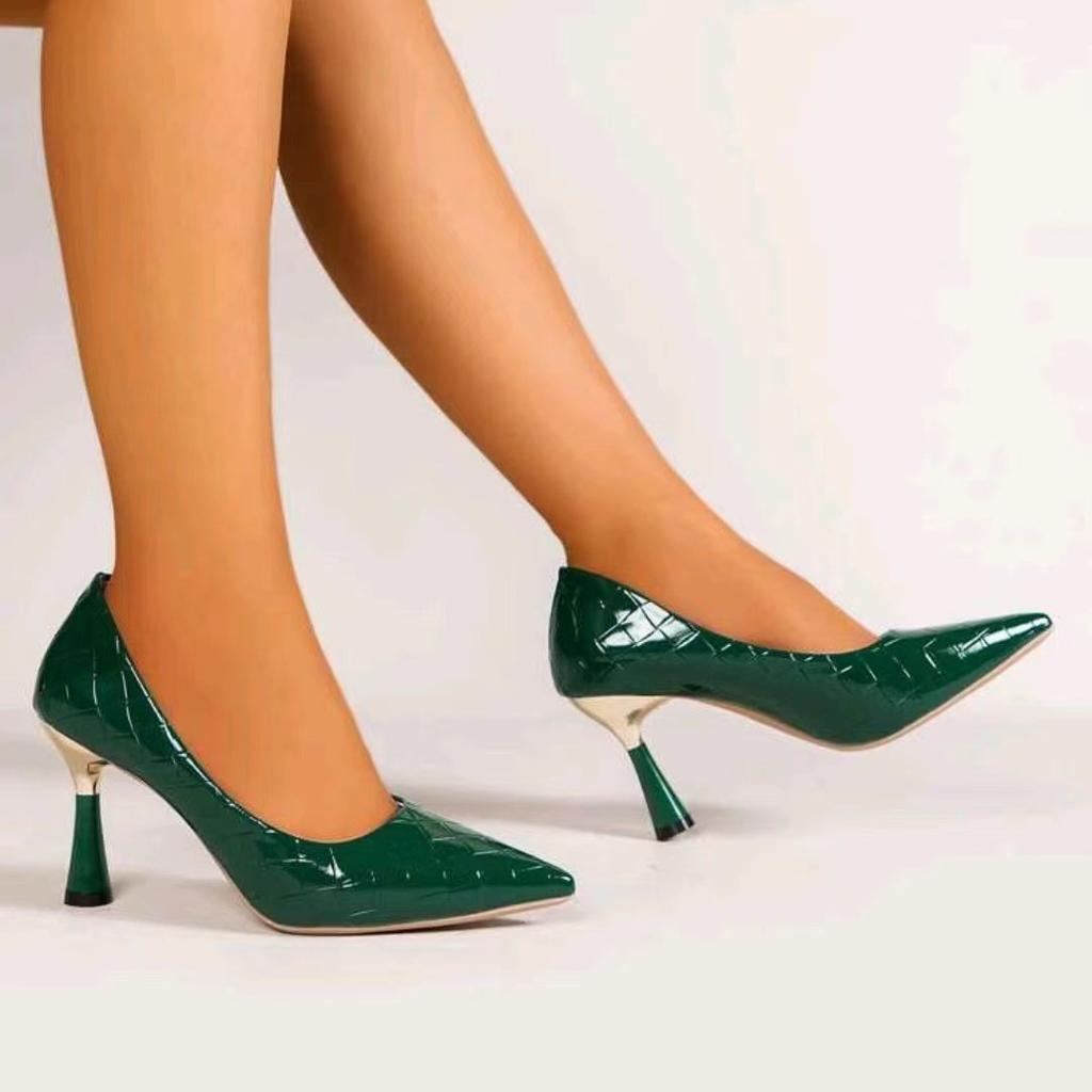 2025 Summer New Women's Simple Comfortable Large High Heels Fashionable Versatile Women's Shoes Sexy Retro Pointed Shoes