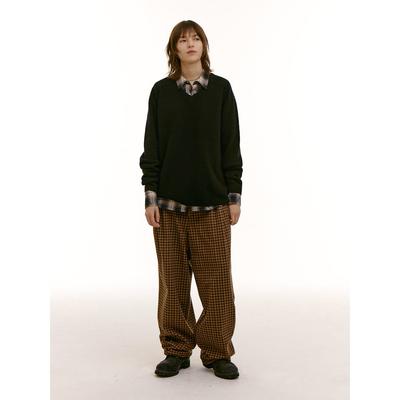 Saendeusaundeu (Unisex) Soft Touch Wool V-Neck Sweater Black