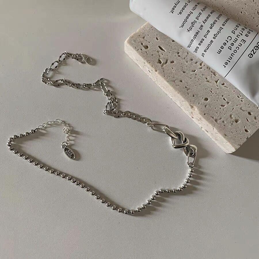 Koreanische s925 Silber Halskette: Damen Vintage Schlüsselbeinkette mit verschlungenem Herzdesign