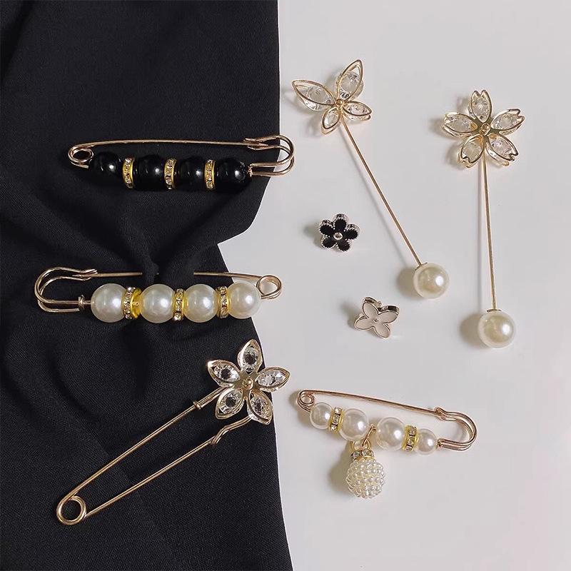 Elegant Pearl Flower Brooch for Women - Anti-Exposure Clothing Pin Accessory