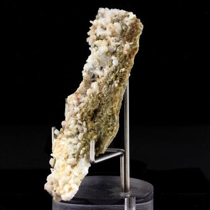 Pierres et Minéraux. Clinozoisite. 108.0 ct. Marine de Scala, Canari, Haute-Corse, France.