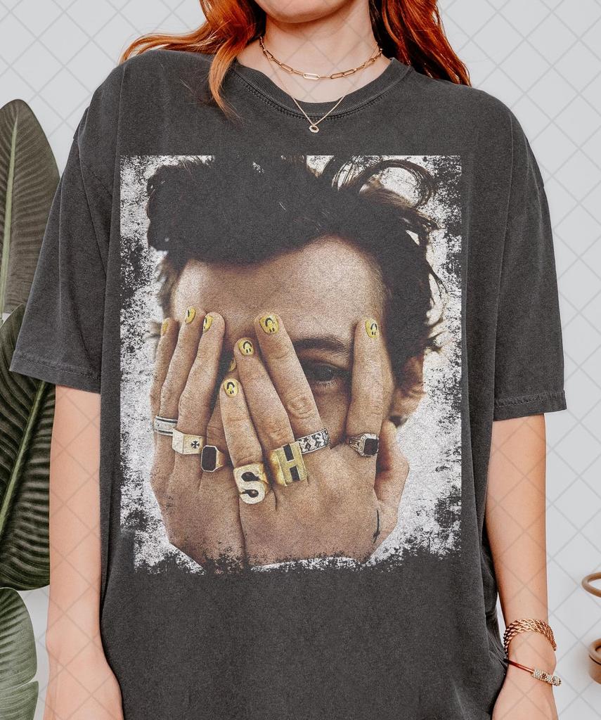 Maglietta Comfort Colors Harry Styles Estetica Vintage, T-shirt Grafica con Anelli Pop Star, Maglietta Fan Retro di Harry Styles, Regalo T-shirt Musica Pop Indie