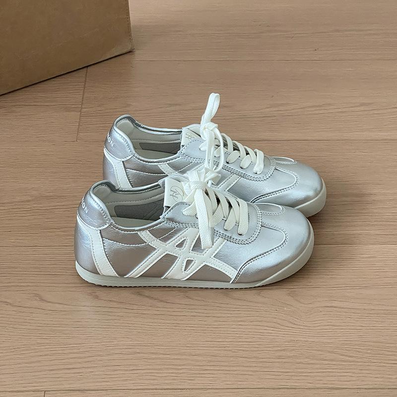 

Versatile lace-up shallow mouth German training shoes women s summer color matching retro casual non-slip sports board shoes single shoes F 40 серебряный