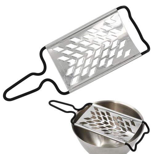 

Терка из нержавеющей стали, сделано в Цубаме-Сандзё, Япония, матово-черная, от Mura no Kajiya x Prince Industries, можно мыть в посудомоечной машине, ручка с фторполимерным покрытием