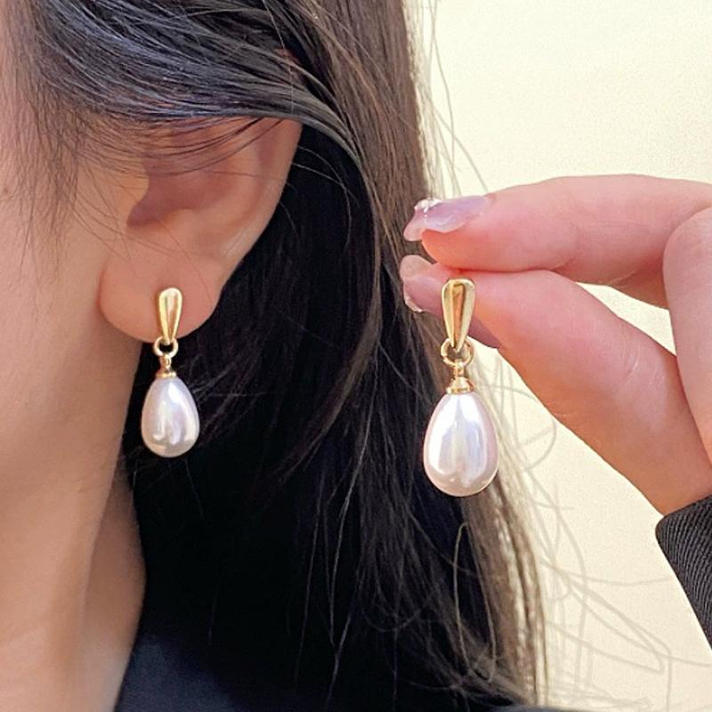 White Imitation Pearl Water Droplrt Dangle Earrings for Women Golden Metal Geometry Drop Earrings Party Retro Elegant Jewelry