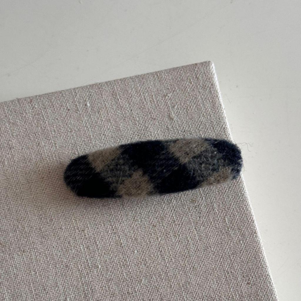 Elegant Retro Navy Plaid Fabric Hair Clip for Women - Autumn/Winter BB Side Hairpin Accessory
